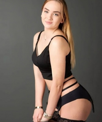 Встречусь с тобой в уютной обстановке, чтобы сделать нашу встречу незабываемой. У меня много возможностей для твоего удовлетворения. Ты останешься доволен каждой минутой проведенной со мной. Чтобы убедиться в этом, можешь ознакомиться с отзывами моих клиентов и посмотреть мои фото. Живу в Москве и готова принять тебя у себя в уютной квартире в центре Москвы. Жду твоего звонка 😉🌹 8884, 23 года